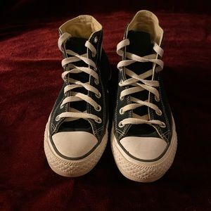Size 6 black converse